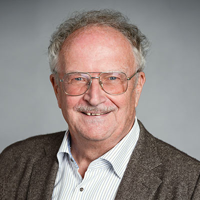 Porträtfoto von Prof. Dr. Dr. med. Karlheinz Schmidt